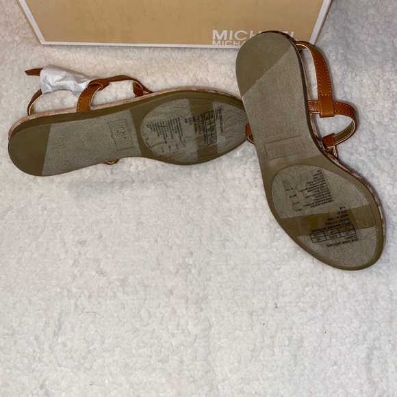 ‼️SOLD‼️MK girls sandals - Picture 3 of 3